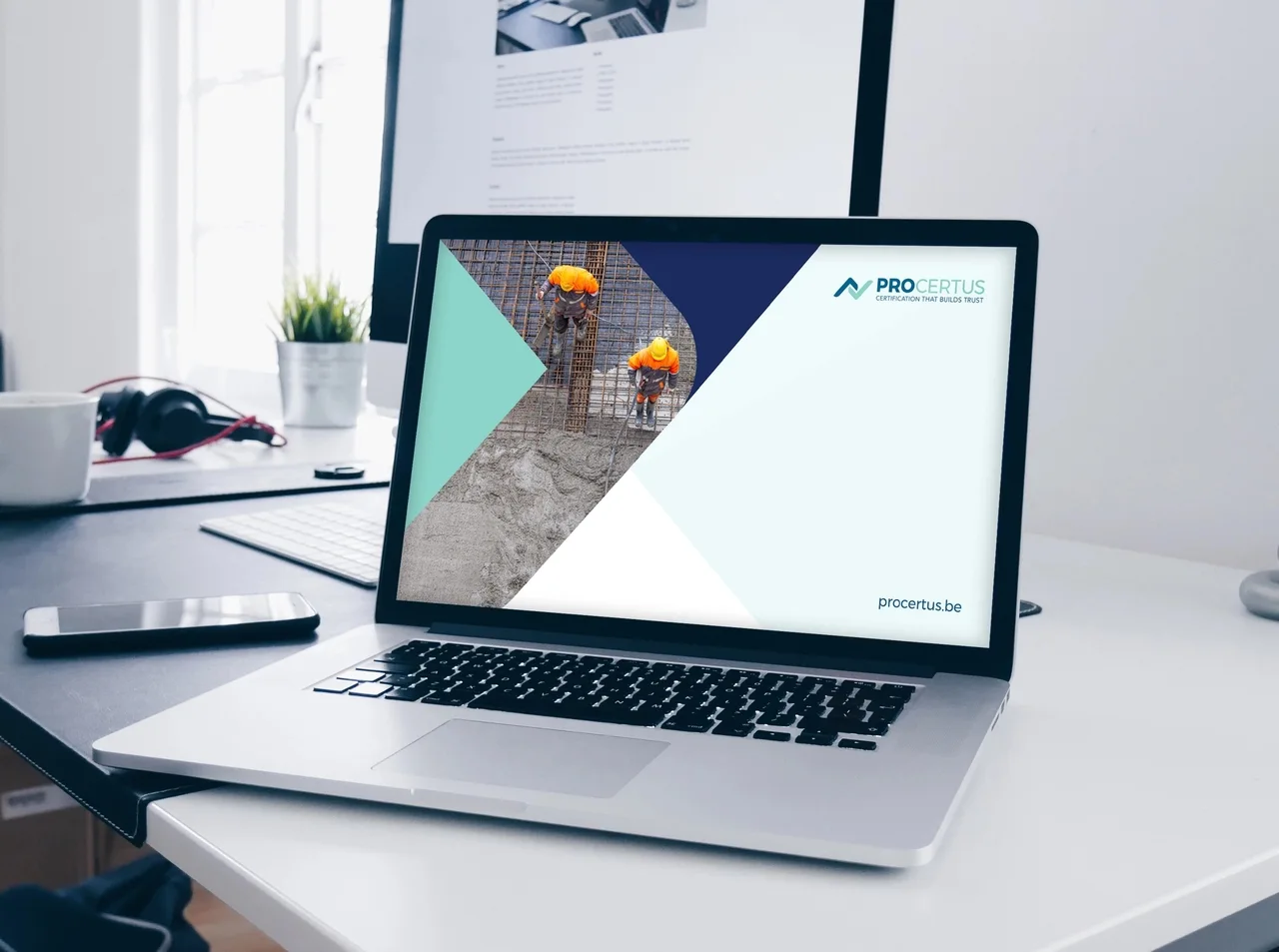 MacBook mockup van de Procertus financiële certificeringswebsite